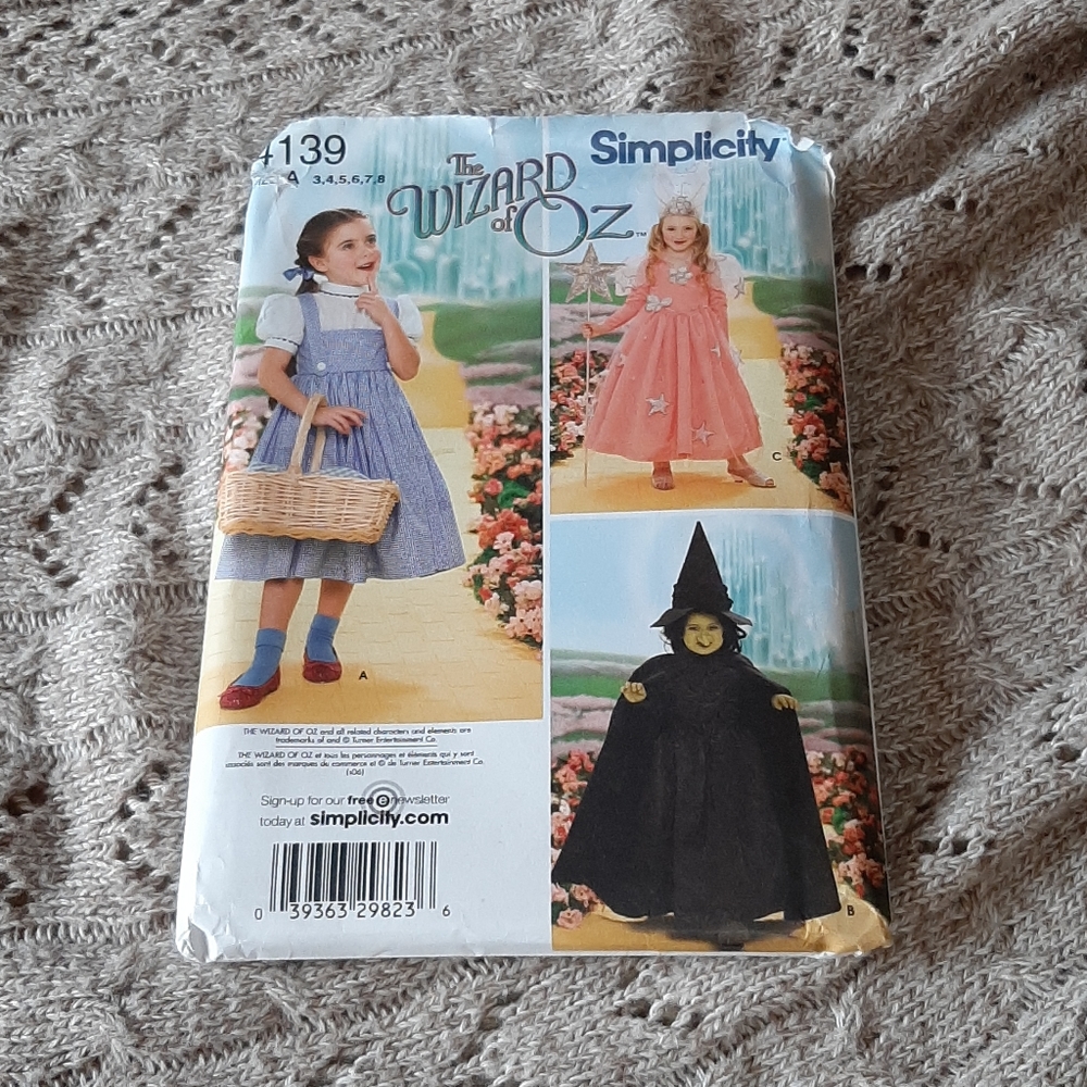 Simplicity #4139: Wizard of Oz pattern-kids